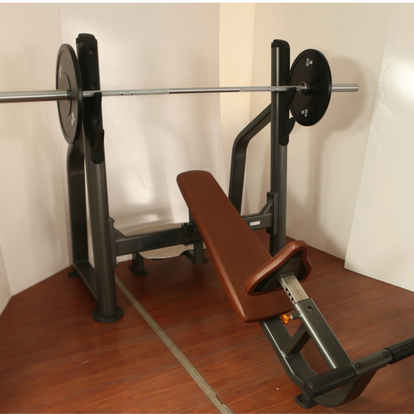 OLYMPIC INCLINE BENCH PRESS