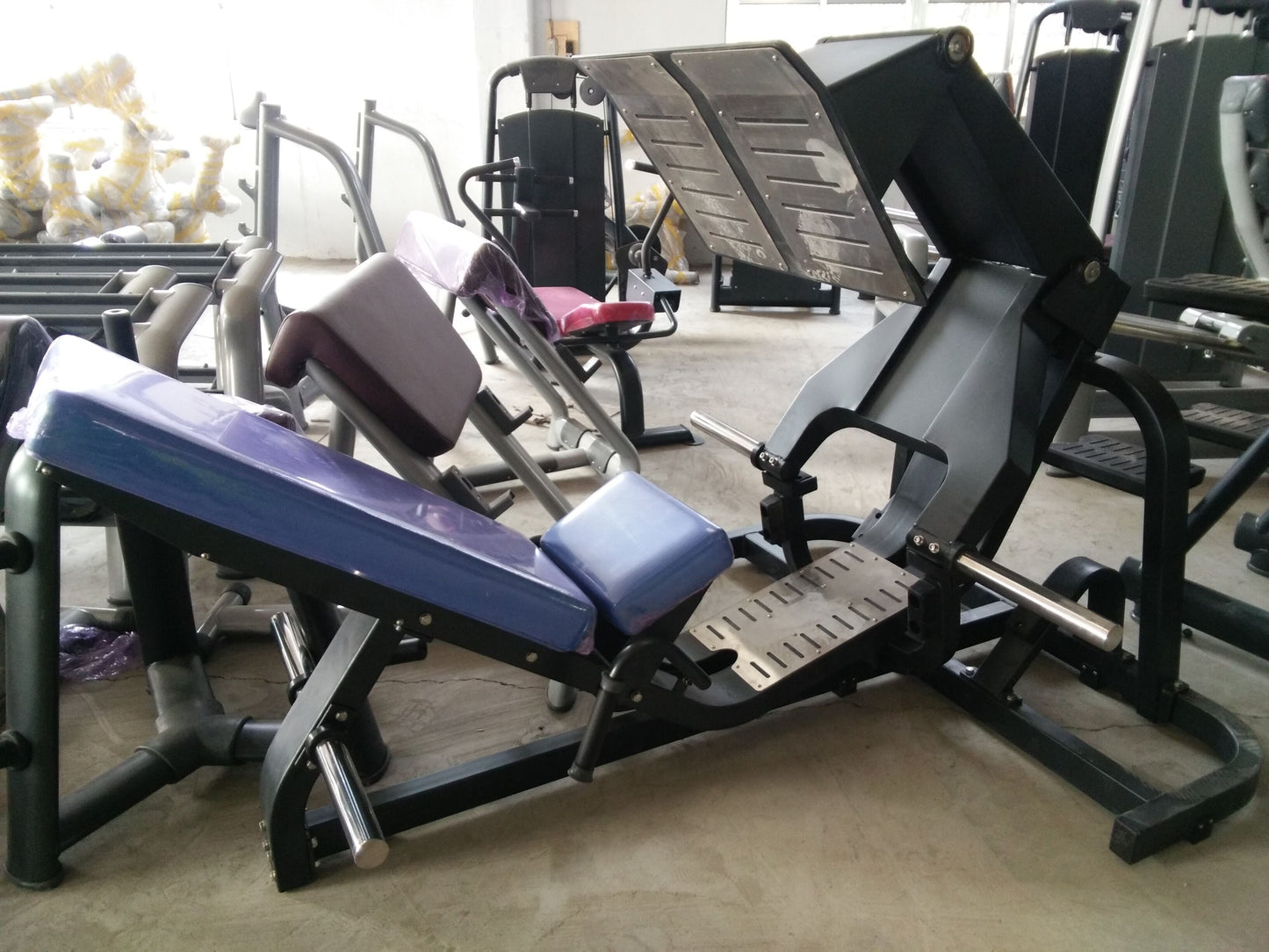 IC6066 Full Commercial 45 degree leverage Leg Press