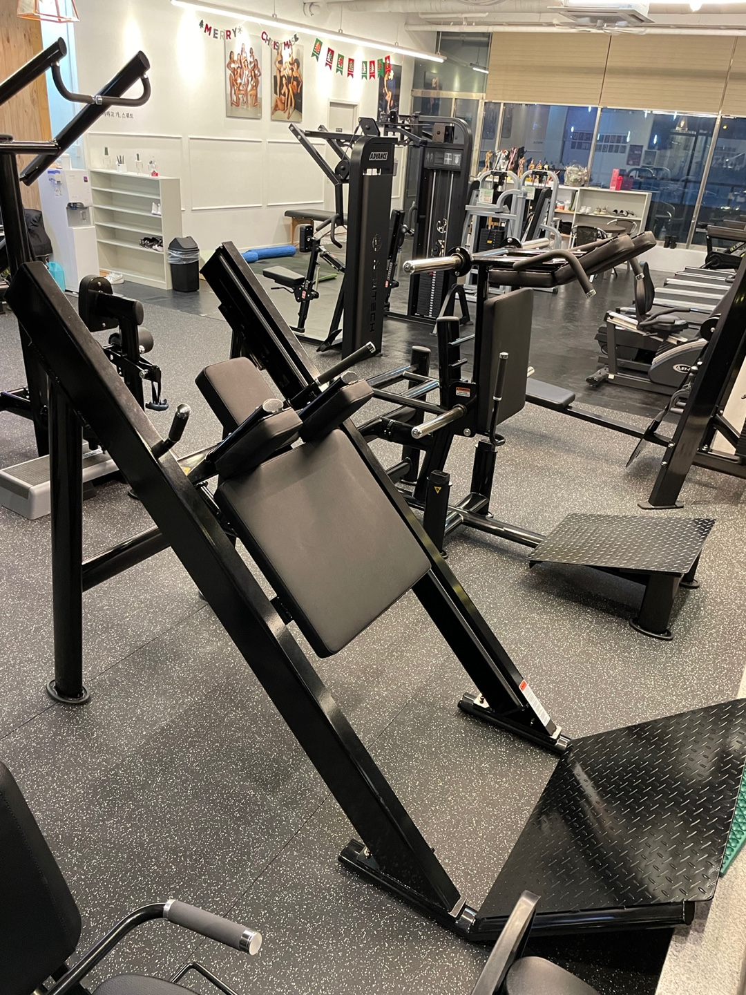 GYMCRAFT PREMIUM STRENGTH HACK SQUAT LINEAR BEARING