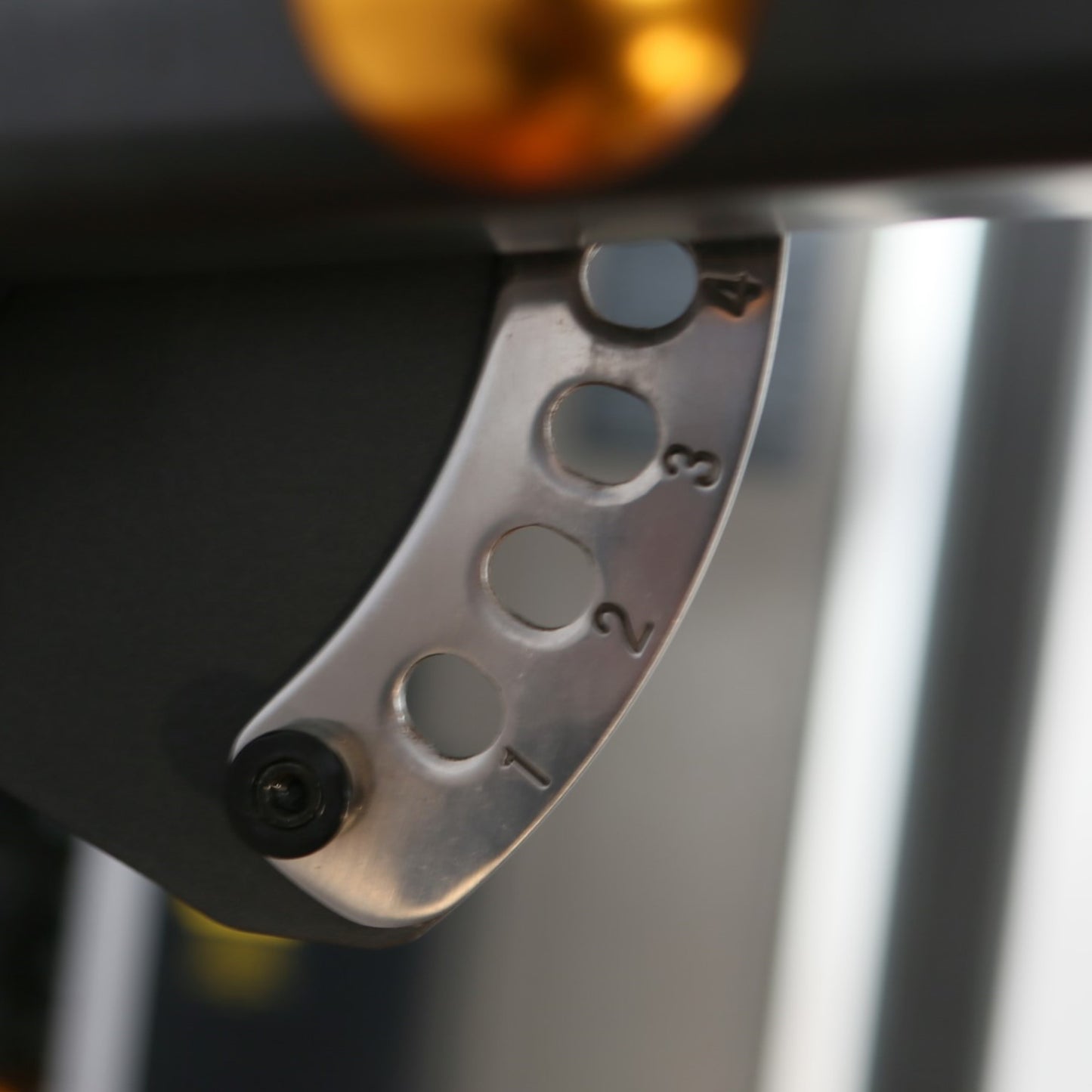 LAT PULLDOWN